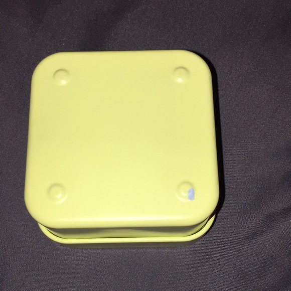 Empty Henri Bendel Travel Candle Tin Lemon Verbena - Picture 13 of 14